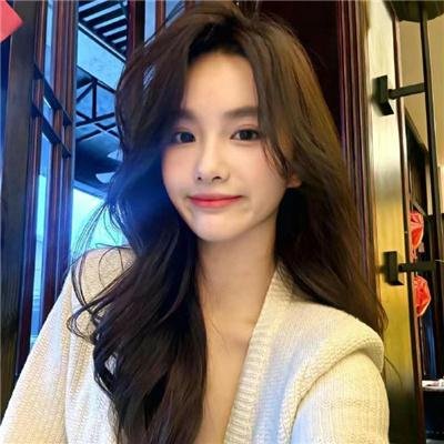 衣橱里的她1